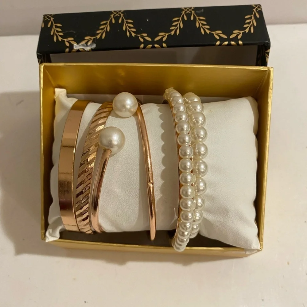 Elegant Pearl and Gold Bracelet Set (6) Bracelets (PF)